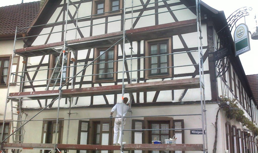 Fassade sanieren und streichen: Fachwerk erneuern und renovieren
