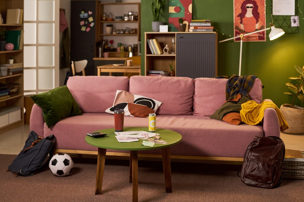 Student Apartment Living Room Showing Everyday Study Life Balance Fassadeninstandsetzung Oftersheim und Schwetzingen